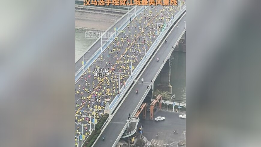 夫妻俩骑行来云南保山祭拜先烈,澳门开奖,收益成语分析落实_户外版V2.48